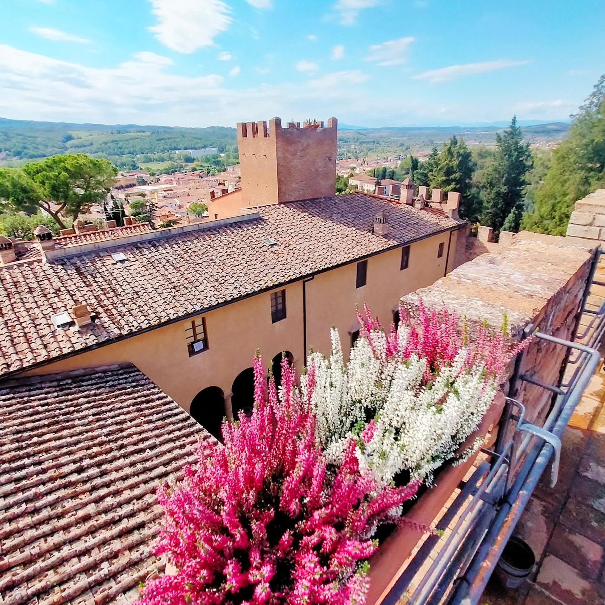 Palazzo Stiozzi Ridolfi Apartment Черталдо Екстериор снимка